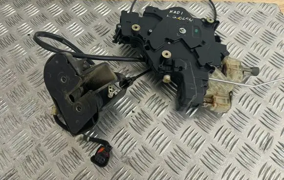 Volkswagen Caddy Sliding door lock 2K0843653G