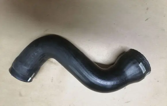 Audi A4 S4 B7 8E 8H Intercooler hose/pipe 8E0145838AA