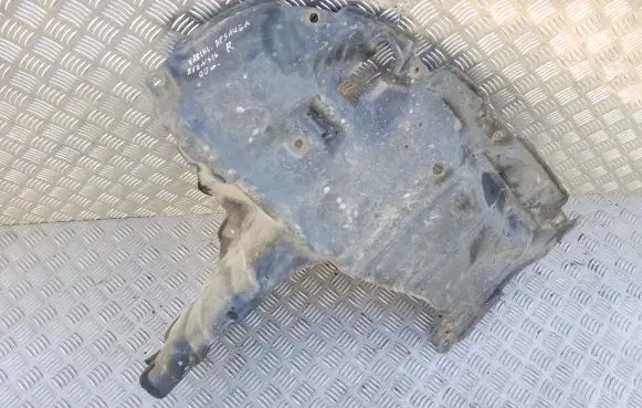 Toyota Avensis T220 Engine splash shield/under tray