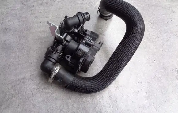 Alfa Romeo Stelvio Water pump 