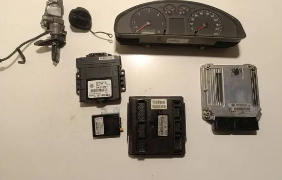 Engine ECU kit and lock set