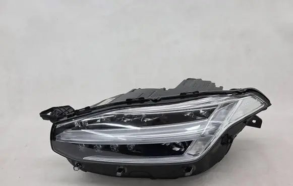 Volvo XC90 Headlight/headlamp 32342482