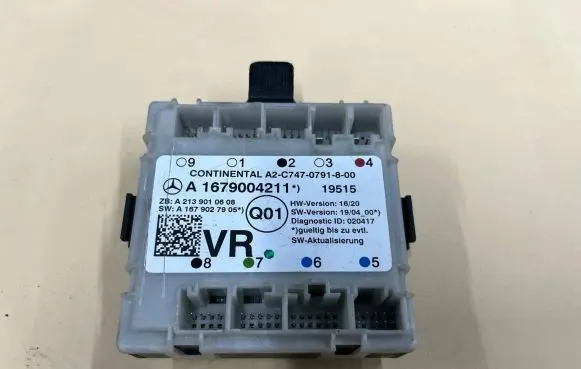 Mercedes-Benz C W205 Front door window regulator with motor A1679004211 A2139010608 A1679027905