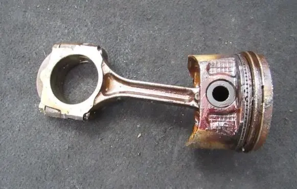 Renault Megane I Piston with connecting rod