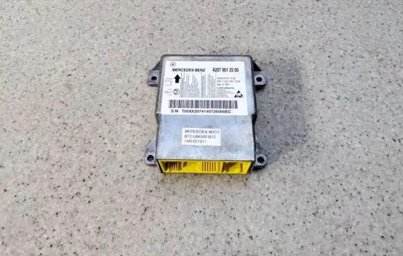 Mercedes-Benz E A207 Airbag control unit/module A2079012500