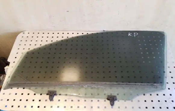 Nissan Qashqai Front door window glass four-door