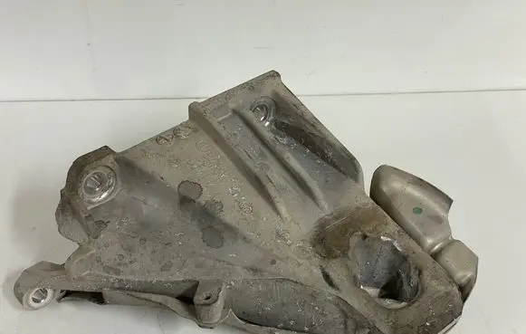 BMW X6 E71 Engine mounting bracket 6790022