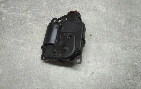 Chrysler 300 - 300C Air flap motor/actuator 05061099AA
