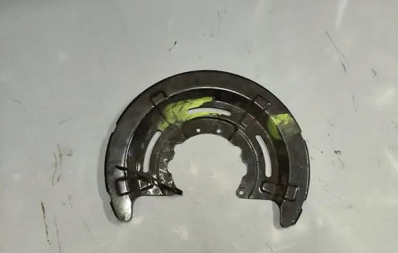 Renault Master III Rear brake disc plate dust cover 441510001R