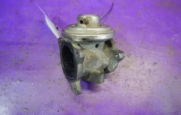 Volkswagen Fox EGR valve 045131501K