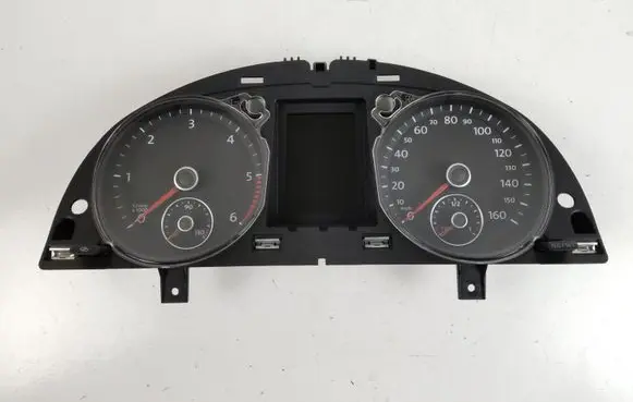 Volkswagen PASSAT B7 Speedometer (instrument cluster) 3AA920970E