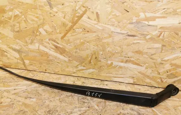 Toyota Auris 150 Front wiper blade arm 3151820