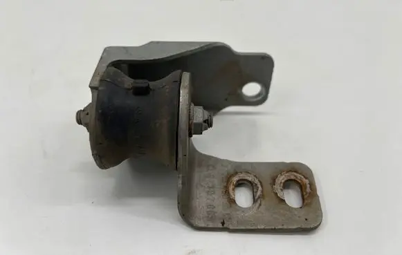 Mercedes-Benz C W205 Muffler mount bracket/holder A2134903502 A2134922200