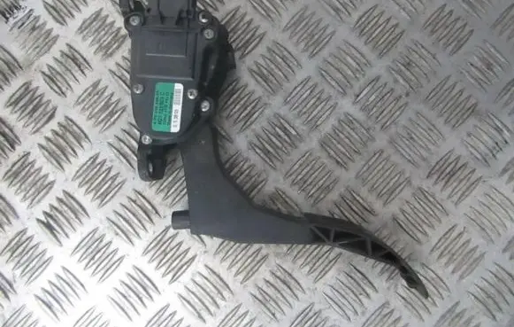 Seat Cordoba (6L) Accelerator throttle pedal 6q1721503c 6pv008496-01
