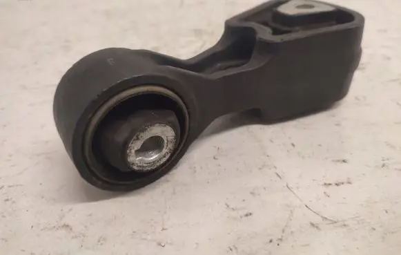 Citroen C5 Engine mounting bracket