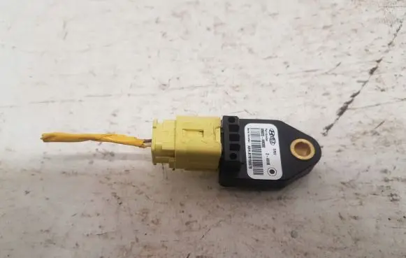 Hyundai i30 Airbag deployment crash/impact sensor 95920a6000