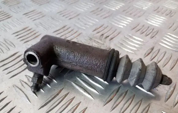 Mitsubishi ASX Clutch master cylinder