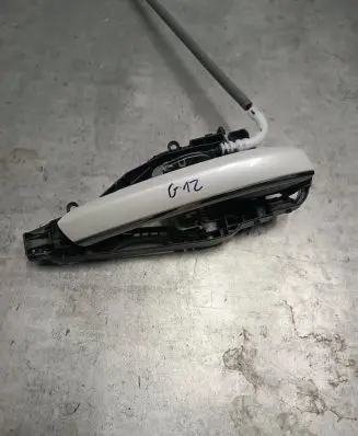BMW 7 G11 G12 Front door exterior handle/bracket 7411040