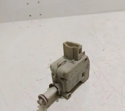 Volkswagen Golf IV Central locking motor 3B0959782 1J6010273A