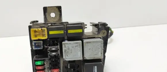 Ford Mondeo Mk III Fuse module