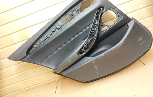 BMW 5 G30 G31 Rear door card panel trim 520770647 29610191 1469471