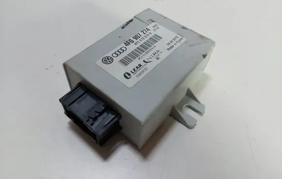 Audi Q7 4L Tire pressure control unit 4F0907274