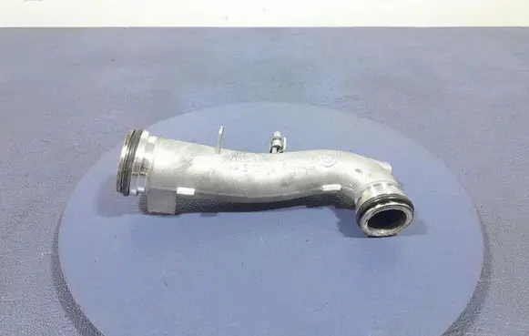 BMW X3 E83 Air intake hose/pipe 8596270