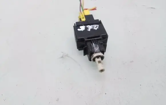 Volvo S70 V70 V70 XC Brake pedal sensor switch 9128577