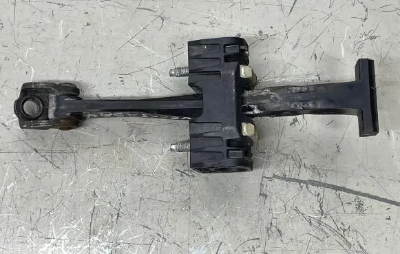 Opel Vectra C Front door check strap stopper 13107175