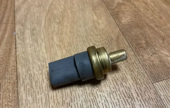 Volkswagen PASSAT B6 Coolant temperature sensor 06A919501A