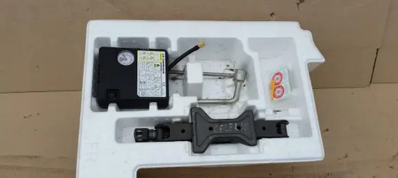 Suzuki Celerio Spare wheel section trim 