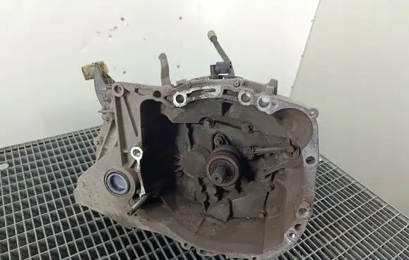 Renault Clio III Manual 5 speed gearbox JH3128