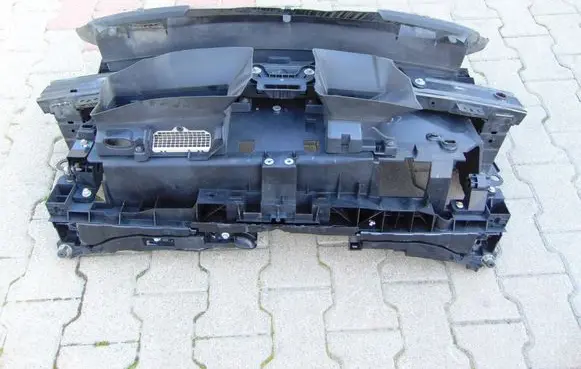 Renault Megane IV Radiator support slam panel 