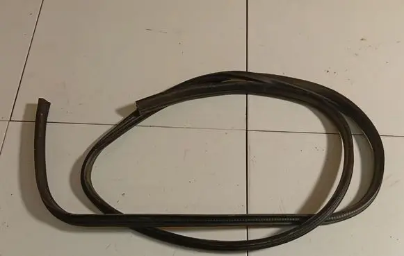 Ford Grand C-MAX Rubber seal front coupe door 