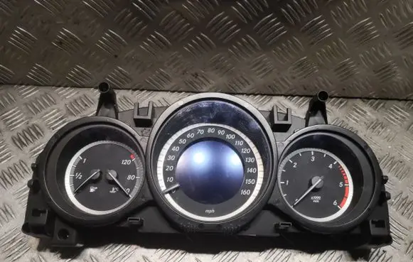 Mercedes-Benz C W204 Speedometer (instrument cluster) 2049004809 A2049004809