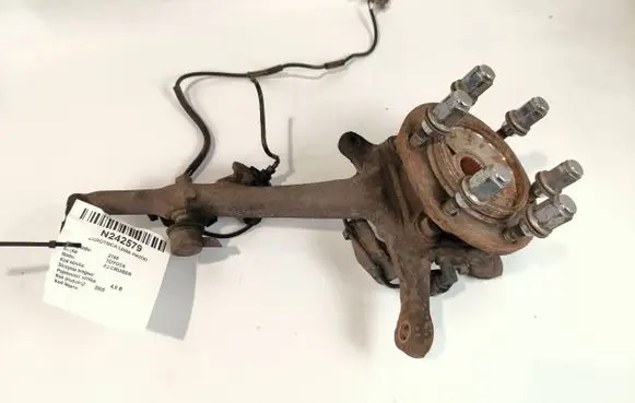Toyota FJ cruiser Front wheel hub spindle knuckle