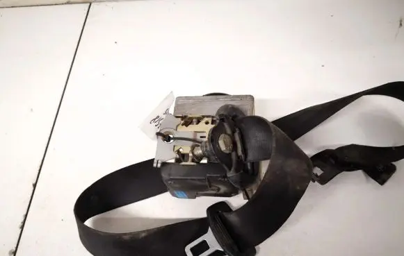 Skoda Octavia Mk1 (1U) Front seatbelt 1u4857702c
