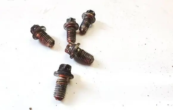 Opel Astra H Nuts/bolts 