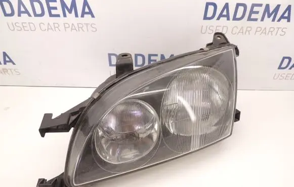 Toyota Avensis T220 Headlight/headlamp D162