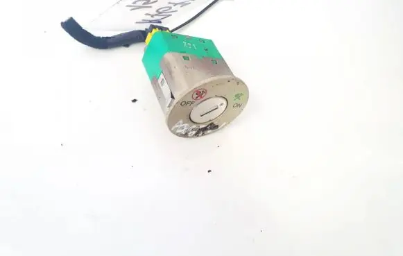 Hyundai Santa Fe Passenger airbag on/off switch 