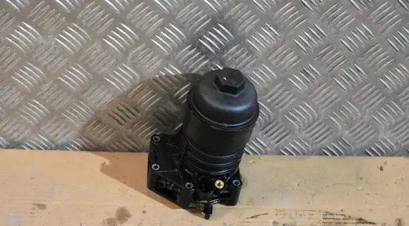 Porsche Cayenne (9Y0 9Y3) Oil filter cover 06M115401
