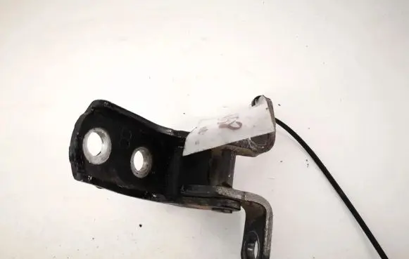 Honda CR-V Rear door lower hinge
