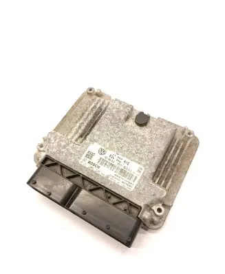 Volkswagen Golf VI Engine control unit/module 03C906016 0261S04390 03G906016