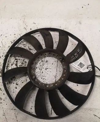 Volkswagen PASSAT B5.5 Fan impeller 058121301B