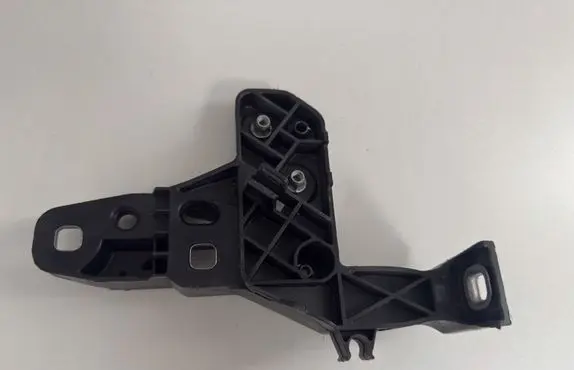 Front bumper mounting bracket