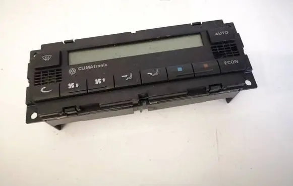 Volkswagen PASSAT B5.5 Climate control unit 