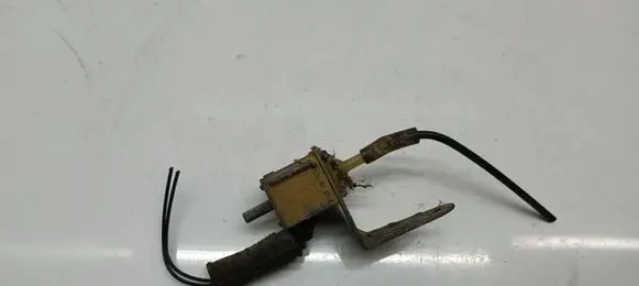 Audi 100 S4 C4 Vacuum valve 