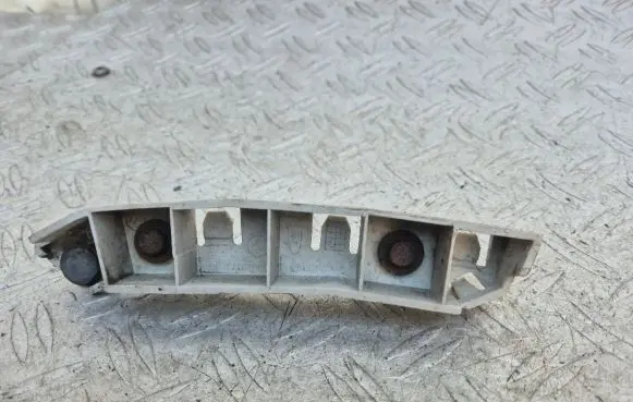 Ford Focus Front bumper mounting bracket BM5117D958A