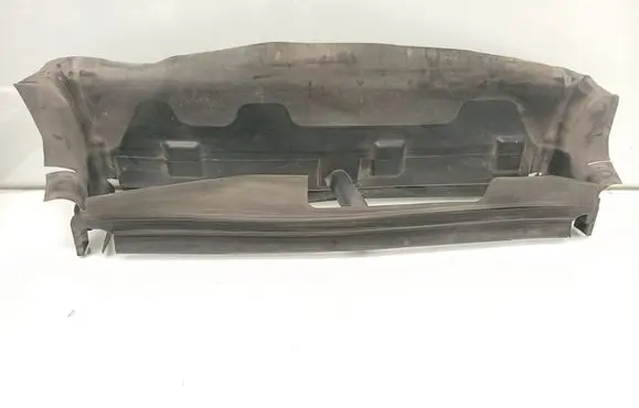Ford Focus Intercooler air guide/duct channel BM518312A