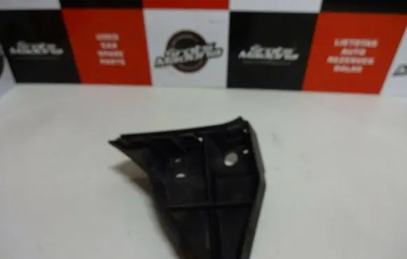 Volvo C70 Front bumper mounting bracket 08620373